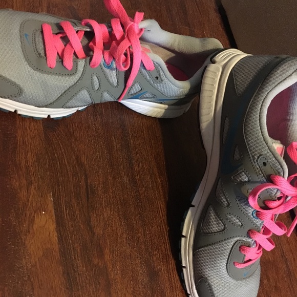 Nike Air Revolution 2 - Picture 6 of 8